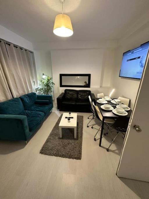 3 Bedroom Flat Kings Cross 런던 외부 사진